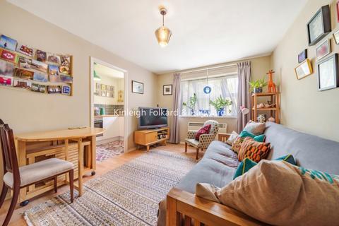 1 bedroom flat to rent, Molyneux Drive London SW17