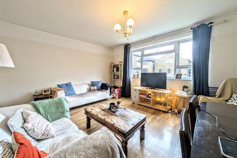 3 bedroom apartment to rent, Hartfield Road, Wimbledon