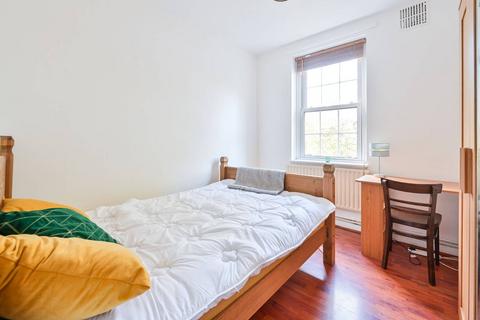 3 bedroom flat to rent, Doddington Grove, Elephant and Castle, London, SE17