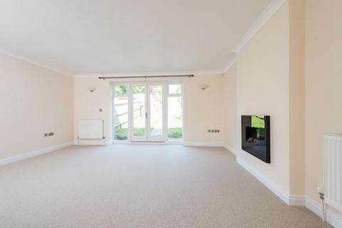 3 bedroom house to rent, Moorland Road, Witney, Oxfordshire, OX28