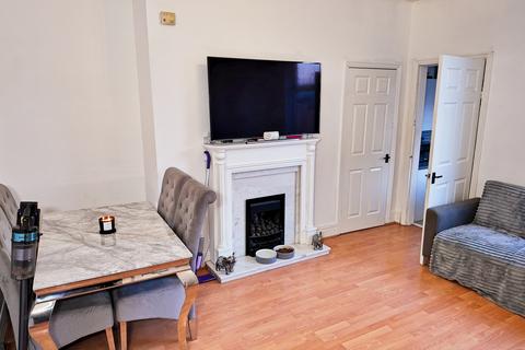 3 bedroom flat for sale, Warwick Road, South Shields NE34