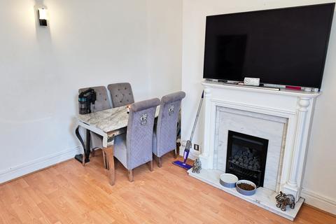 3 bedroom flat for sale, Warwick Road, South Shields NE34