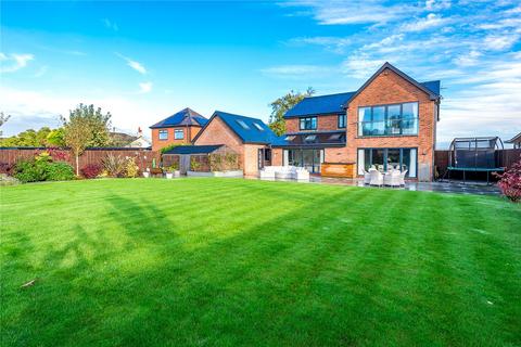 4 bedroom detached house for sale, Station Road, Preston PR4