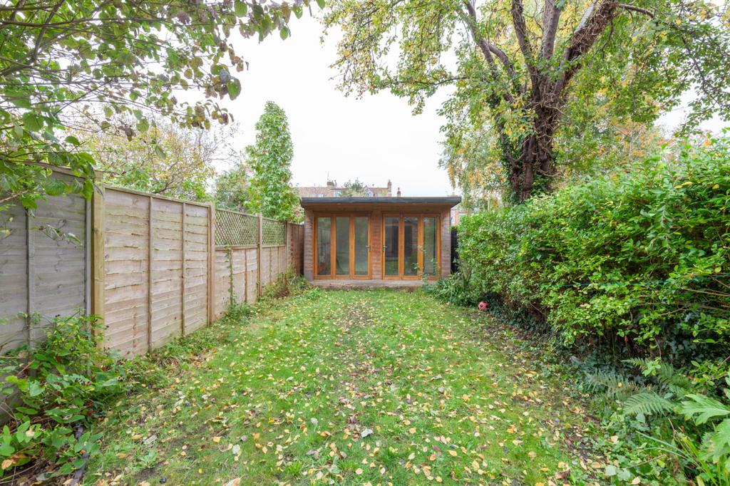 East Oxford OX4 3AP 3 bed terraced house for sale £675,000