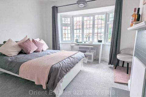 3 bedroom terraced house for sale, Selborne Gardens, Hendon