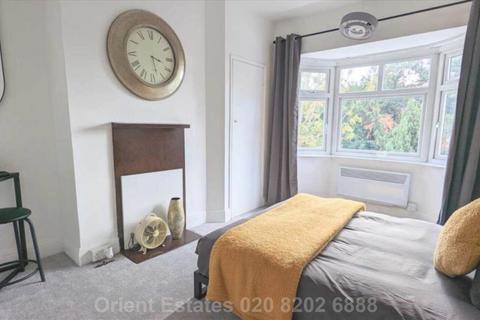 3 bedroom terraced house for sale, Selborne Gardens, Hendon