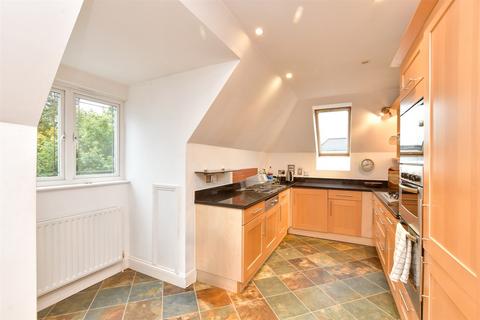 2 bedroom apartment for sale, Wray Park Road, Reigate, Surrey