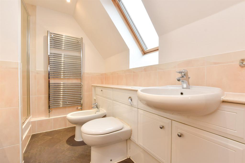 En Suite Bathroom