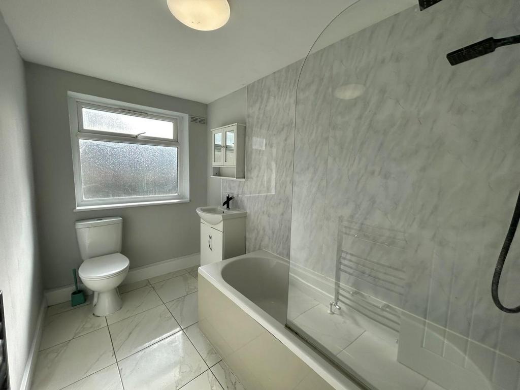 Burnham Road, Dartford 1 bed flat to rent £1,150 pcm (£265 pw)