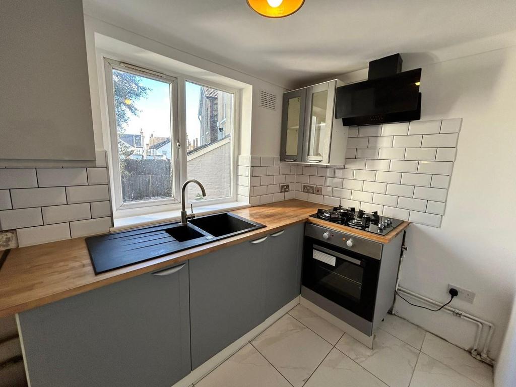 Burnham Road, Dartford 1 bed flat to rent £1,150 pcm (£265 pw)