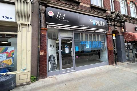 Retail property (high street) to rent, 61 High Street, Bedford, Bedfordshire, MK40 1RZ