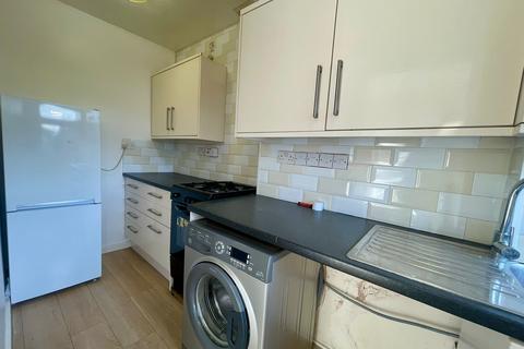 4 bedroom terraced house to rent, Ilford Lane, Ilford IG1