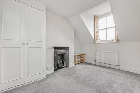 3 bedroom flat to rent, Rectory Grove, London