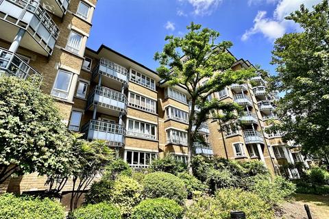 3 bedroom apartment to rent, Admiral Walk, London W9