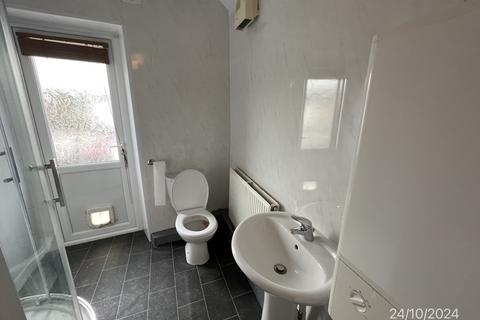 2 bedroom flat to rent, Lammas St, Carmarthen, Carmarthenshire