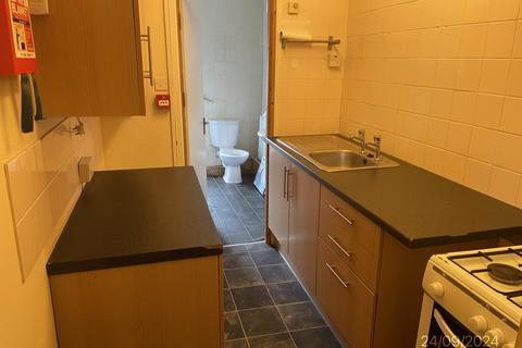 2 bedroom flat to rent, Lammas St, Carmarthen, Carmarthenshire