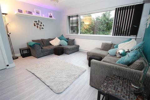 Flat 5, Whitland House Bishops Close, Whitchurch, Cardiff, CF14 1PL