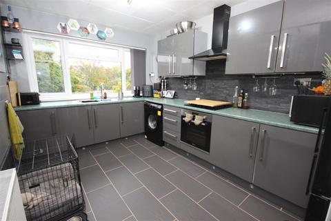 Flat 5, Whitland House Bishops Close, Whitchurch, Cardiff, CF14 1PL