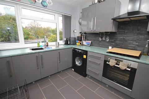 Flat 5, Whitland House Bishops Close, Whitchurch, Cardiff, CF14 1PL