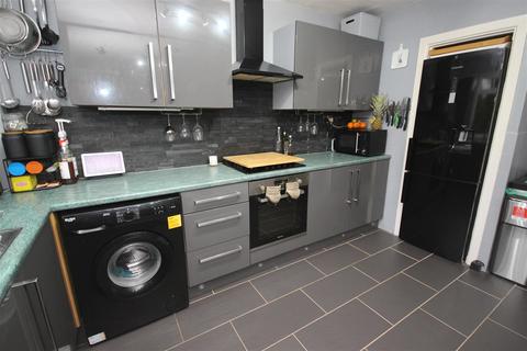 Flat 5, Whitland House Bishops Close, Whitchurch, Cardiff, CF14 1PL