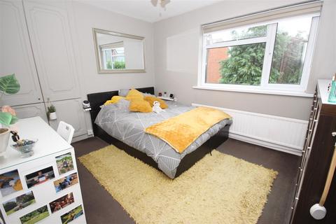 Flat 5, Whitland House Bishops Close, Whitchurch, Cardiff, CF14 1PL