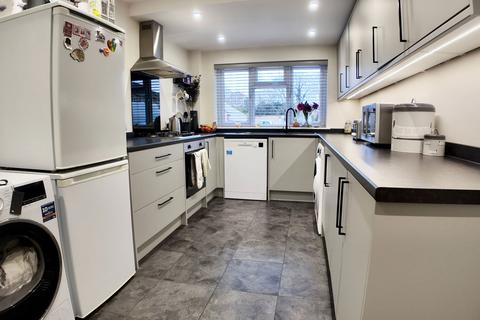 3 bedroom terraced house for sale, Queen Emmas Dyke, Witney OX28