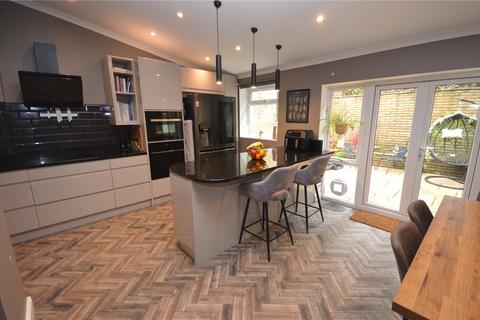 3 bedroom semi-detached house for sale, Farley Hill, Luton, Bedfordshire, LU1