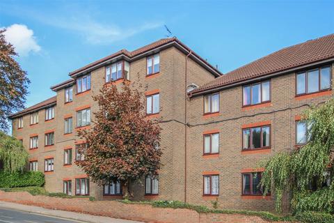 1 bedroom retirement property for sale, Kings Road, Brentwood