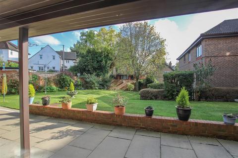 1 bedroom retirement property for sale, Kings Road, Brentwood