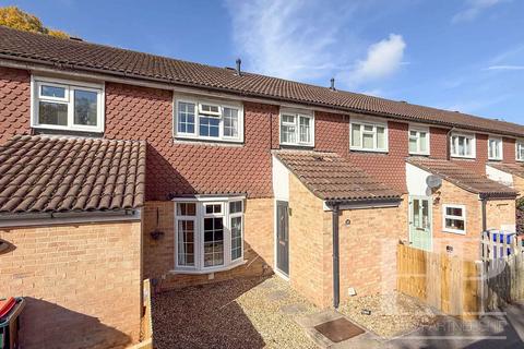 38 Ambleside Close, Ifield, Crawley, RH11 0SW