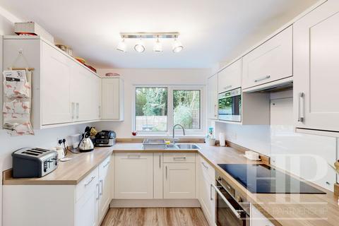 38 Ambleside Close, Ifield, Crawley, RH11 0SW