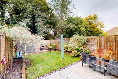 38 Ambleside Close, Ifield, Crawley, RH11 0SW