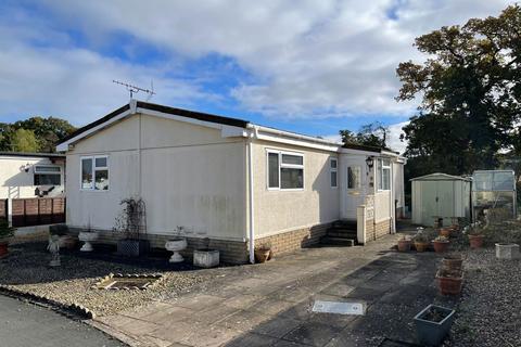 2 bedroom mobile home for sale, The Lawns, Wootton Hall, Henley-in-Arden B95