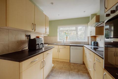 4 bedroom detached house for sale, Chapel Downs Drive, Crediton, EX17