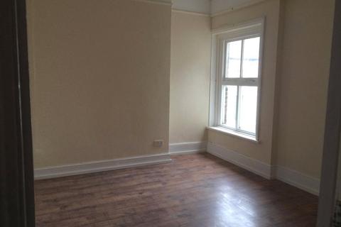 2 bedroom flat to rent, Northdown Road, Margate CT9