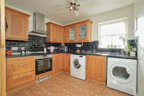 2 bedroom apartment for sale, Wilkinsons Court, Easingwold, York