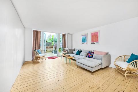 4 bedroom terraced house to rent, Horsford Road, London, SW2