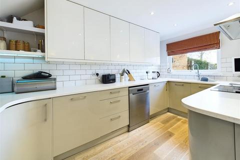 3 bedroom house for sale, Buckingham Gardens, West Molesey