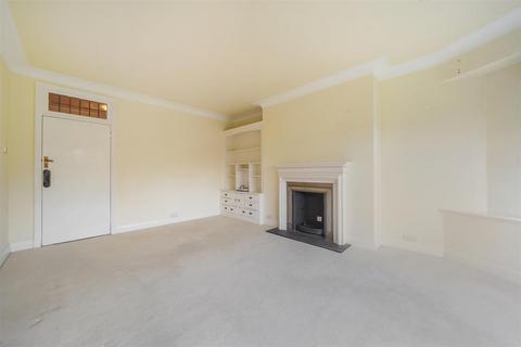 3 bedroom flat for sale, Glenalmond House, Manor Fields, London