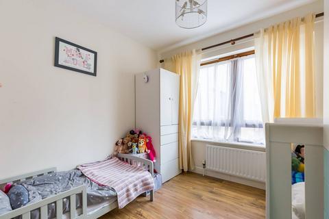 2 bedroom flat for sale, Brabazon Street, E14, Bow, London, E14