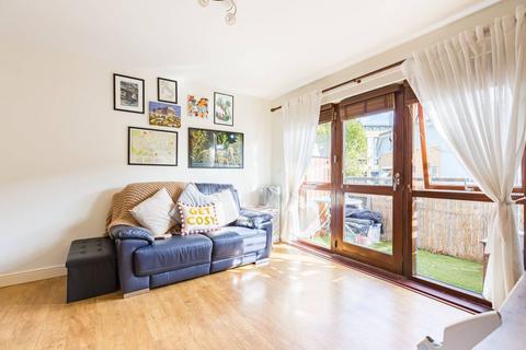 Flat 4, 105 Brabazon Street, London, E14 6RJ