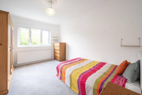 2 bedroom flat for sale, Callcott Road, Queen's Park, London, NW6