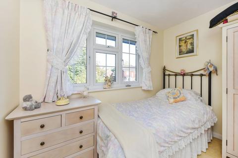 4 Cowslip Close, Lindford, Bordon, GU35 0YF