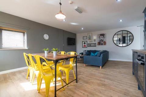 5 bedroom apartment to rent, Byron Street, Newcastle Upon Tyne