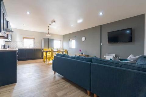 5 bedroom apartment to rent, Byron Street, Newcastle Upon Tyne