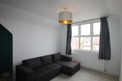 Studio to rent, Holly Lodge, St Andrews Road