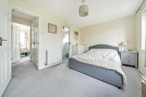 5 bedroom terraced house to rent, Sutherland Drive, Guildford GU4