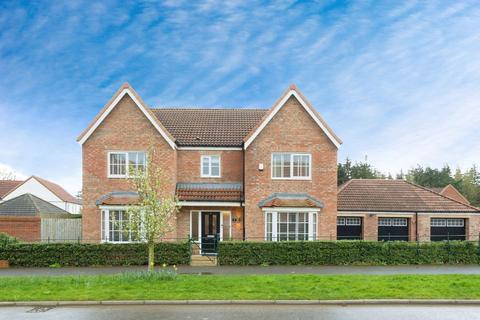 5 bedroom detached house to rent, Summer Lane, Wynyard, Billingham