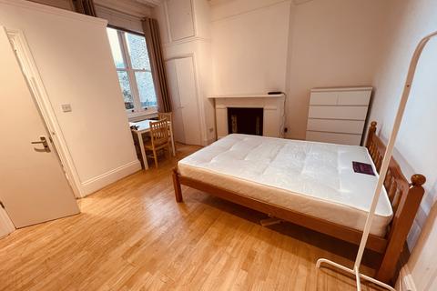 Studio to rent, Oakfield Road, London N4