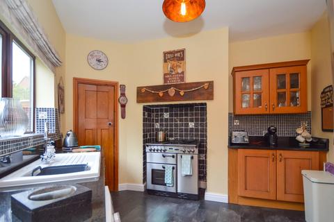 3 bedroom end of terrace house for sale, Church Lane, Normanton WF6